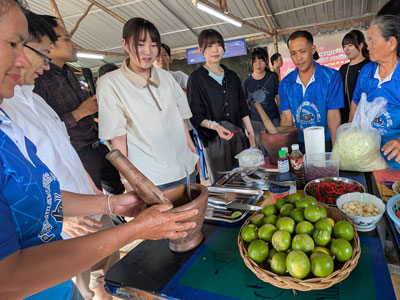 昆虫食 学び合い タイの伝統食&コオロギ養殖作業体験 5