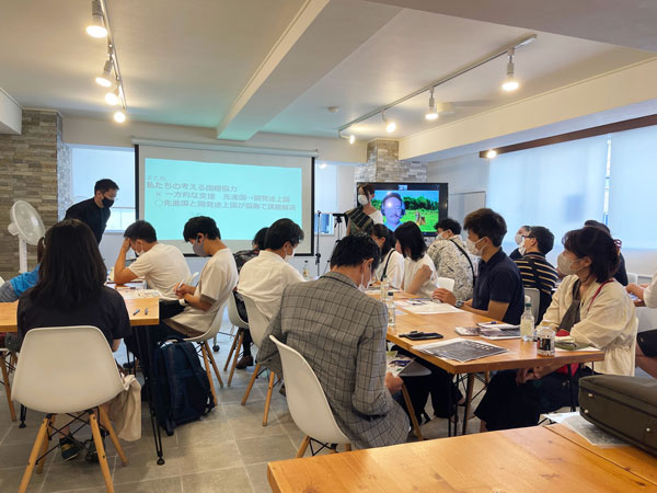 昆虫食 学び合い 専門家だけでなくさまざまなステークホルダーと共に対話を実施